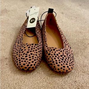 Target brand, leopard flats. Never worn!